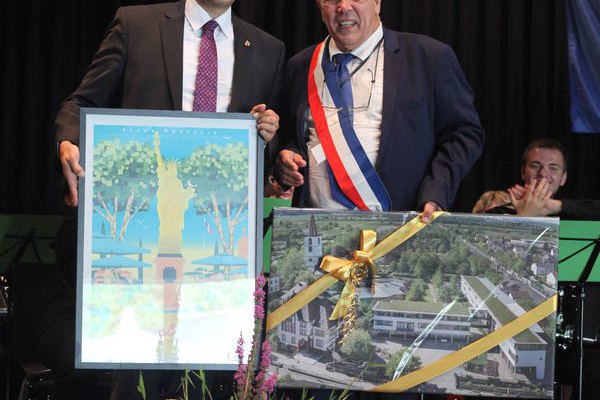 Festakt: Bürgermeister Markus Hollemann und Bürgermeister Philippe Barthélemy