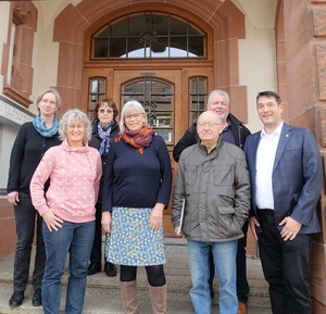 Vorstandsmitglieder Brgerstiftung Denzlingen: v.o.l.n.r.  Dr. Kathrin Osteneck, Irmgard Meiners-Schuth, Sigrun Firgau,Silke Hfflin, Harald Martin, Bernd Massem, und BM Markus Hollemann