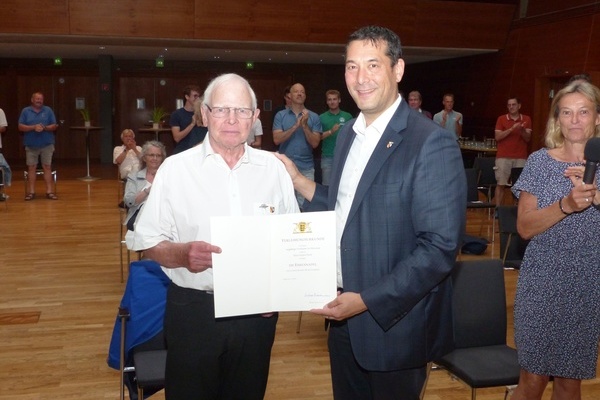 Landesehrennadel an Günter Disch Landesehrennadel an Günter Disch