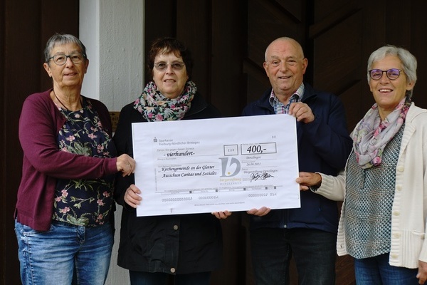 Scheckübergabe Bürgerstiftung an Organisationsteam Ausschuss Soziales, Pfarrgemeinde St. Jakobus Scheckübergabe Bürgerstiftung an Organisationsteam Ausschuss Soziales, Pfarrgemeinde St. Jakobus