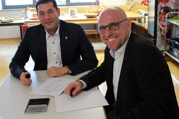 Bürgermeister Markus Hollemann und Oberbürgermeister Stefan Schlatterer Bürgermeister Markus Hollemann und Oberbürgermeister Stefan Schlatterer