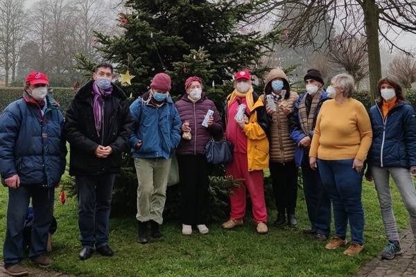 Bürgermeister Markus Hollemann zu Besuch beim „Offenen Mittagstisch“ der evangelischen Kirchengemeinde Denzlingen (15.12.2021) Bürgermeister Markus Hollemann zu Besuch beim „Offenen Mittagstisch“ der evangelischen Kirchengemeinde Denzlingen (15.12.2021)