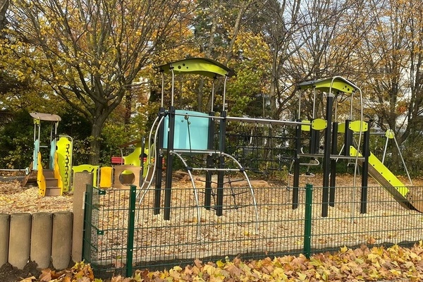 Der neu gestaltete Kinderspielplatz in der Mecklenburger Stra&szlig;e
