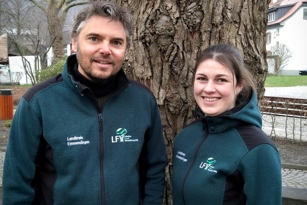 Foto v,l.n.r.: Bernd Nold und Julia Lindinger Foto v,l.n.r.: Bernd Nold und Julia Lindinger