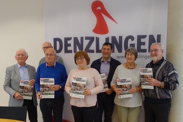 Präsentation des 26. Denzlinger Jahresrückblicks im Sitzungszimmer des Rathauses Präsentation des 26. Denzlinger Jahresrückblicks im Sitzungszimmer des Rathauses