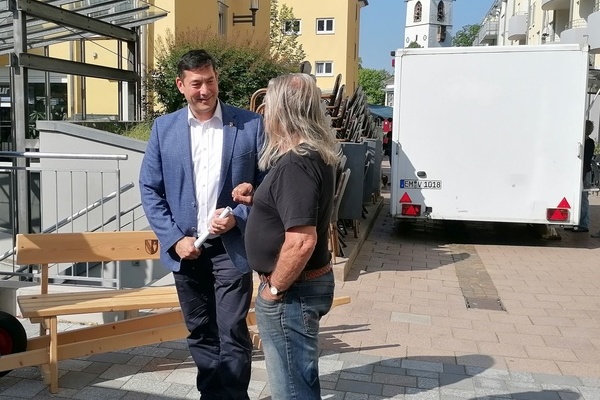 v.l.n.r.: Bürgermeister Hollemann im Gespräch v.l.n.r.: Bürgermeister Hollemann im Gespräch