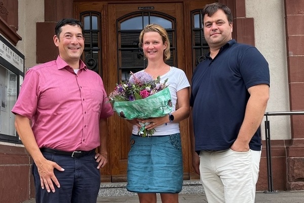 BürgemeisterVon links: Markus Hollemann, Sirid Kaden und Felix Häringer, Geschäftsführer des Zweckverbands Musikschule/Volkshochschule nördlicher Breisgau BürgemeisterVon links: Markus Hollemann, Sirid Kaden und Felix Häringer, Geschäftsführer des Zweckverbands Musikschule/Volkshochschule nördlicher Breisgau