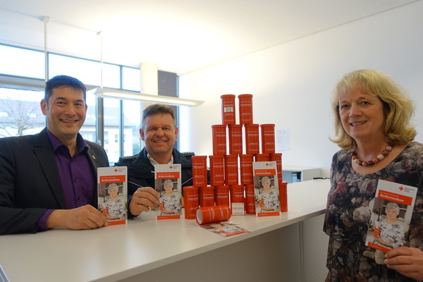 v.l.n.r.: B&uuml;rgermeister Markus Hollemann, Michel Fiedler, Bereitschaftsleiter DRK Ortsverein, Sabine Haupenthal, Leiter A I V
