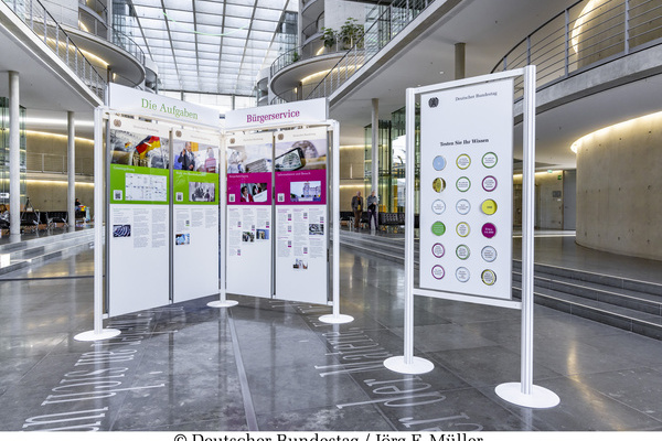 Wanderausstellung des Deutschen Bundestages in der Paul-Lbe-Halle. Fotograf: Jrg F. Mller