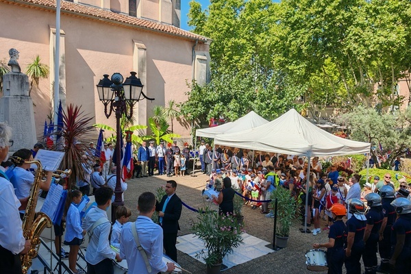 80 Jahre Landung der Alliierten im sdfranzsischen Saint-Cyr-sur-Mer. Feierlichkeiten auf dem Place Portalis. Foto: J. Nicolas, Saint-Cyr-sur-Mer