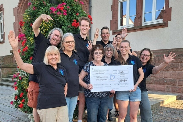 Kultur macht stark - B&uuml;rgerstiftung Denzlingen spendet 200 Euro an den Akkordeonverein und unterst&uuml;tzt damit die Jugendarbeit