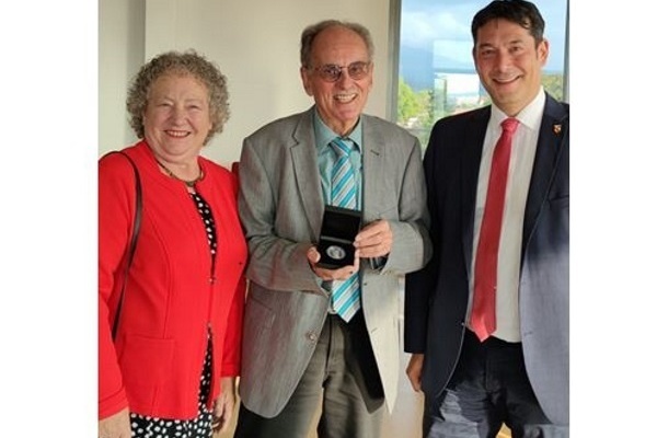 Jochen Himpele, Überreichung der Staufermedaille Jochen Himpele, Überreichung der Staufermedaille