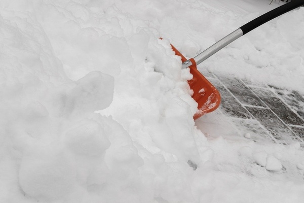 Schnee schippen Schnee schippen