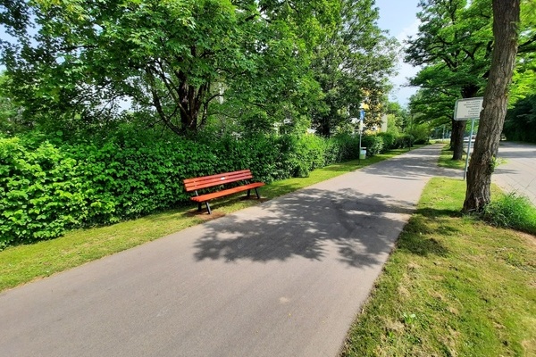 Neue Ruhebank Elzstra&szlig;e/Am Lossele