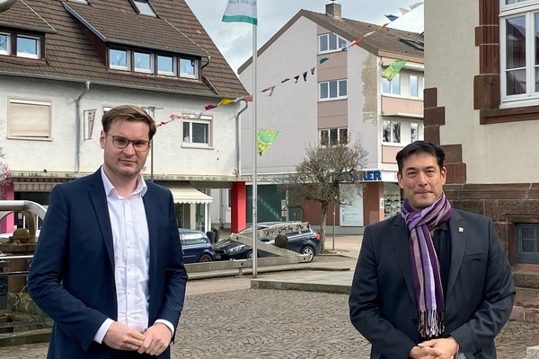 MdB Yannick Bury und B&uuml;rgermeister Markus Hollemann
