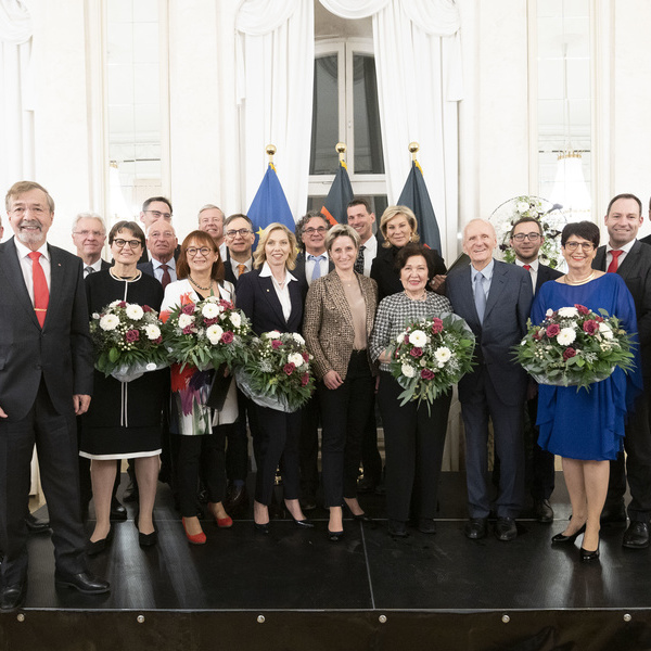 Gruppenfoto Preisverleihung Wirtschaftsmedaille 2019; Foto:Leif Piechowski